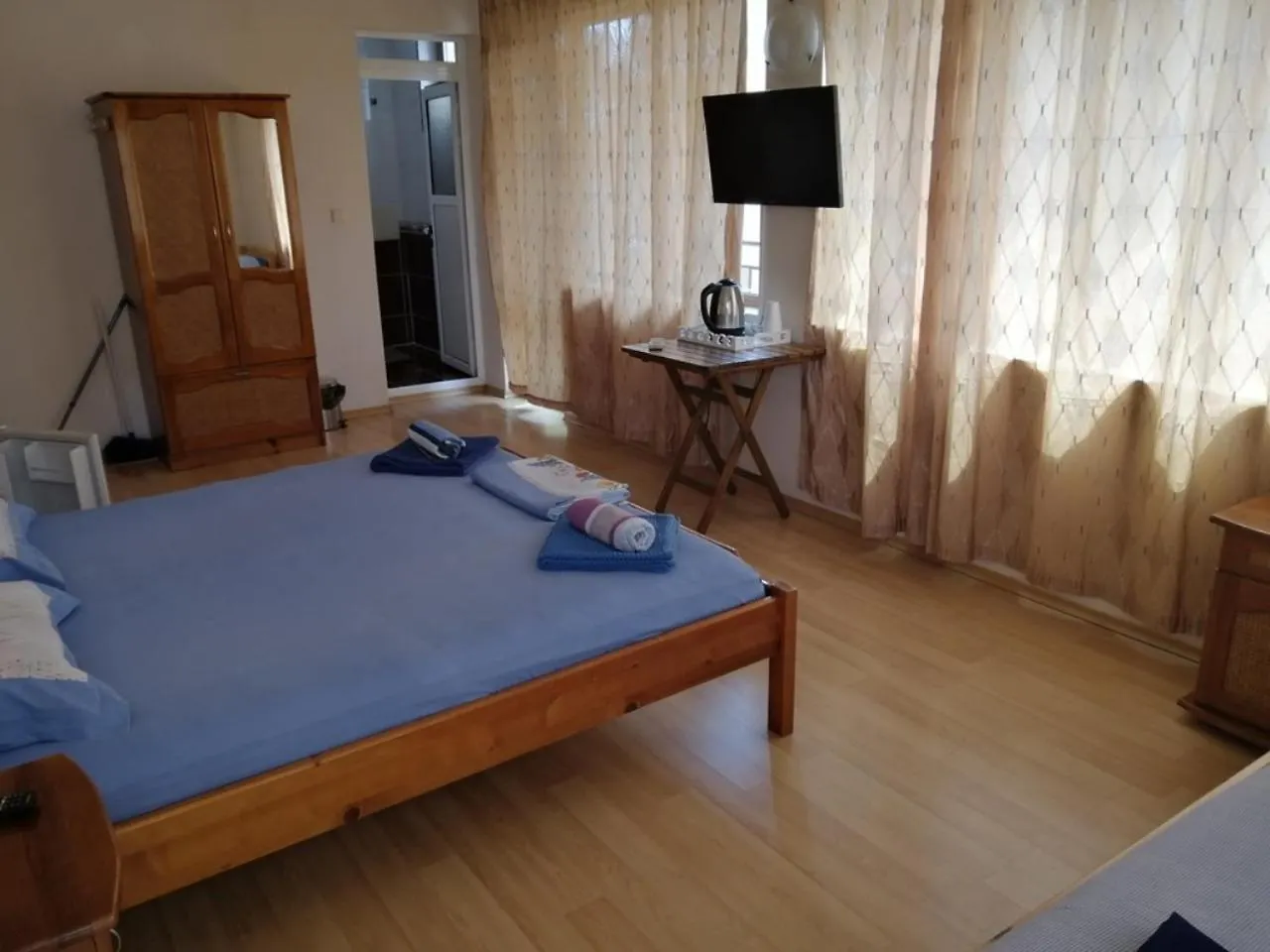 Guest House 