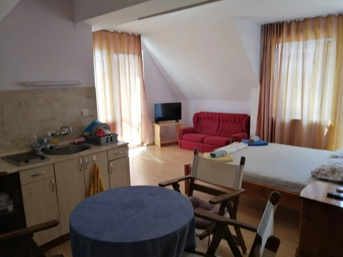 **  Guest House 