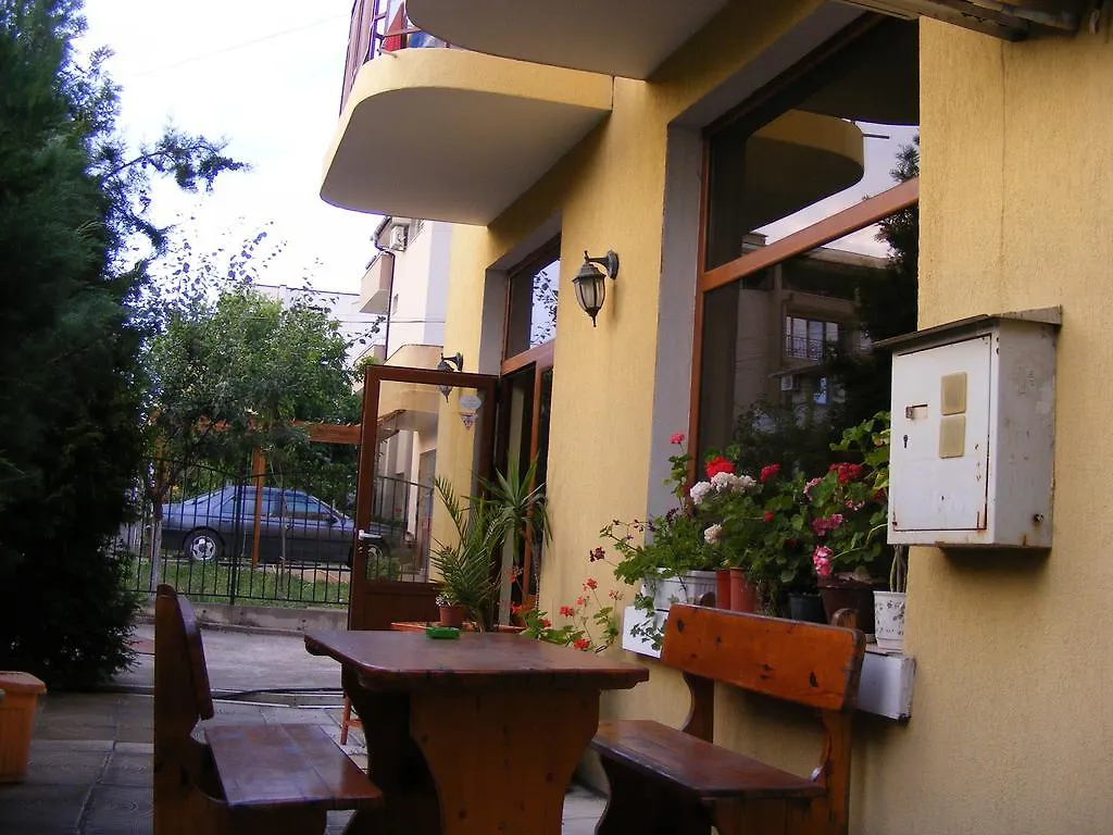 Guest House 